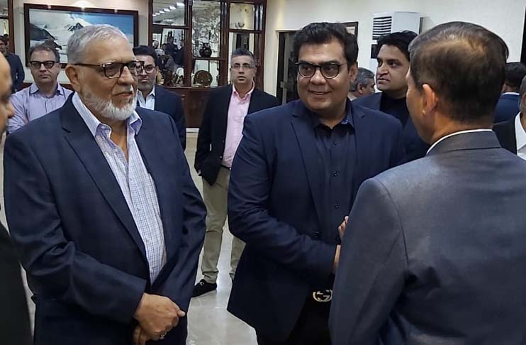 Pakistan Navy hosts Karachi Kings for team dinner