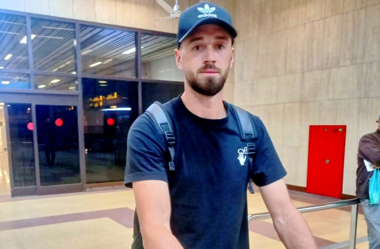 Karachi Kings’ James Vince reaches Pakistan for PSL 8