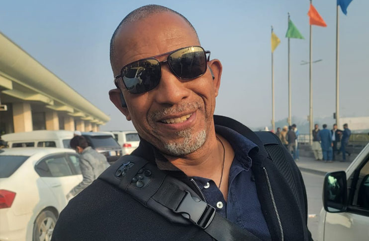 Karachi Kings’ head coach Phil Simmons reaches Lahore for PSL 9 Player Draft