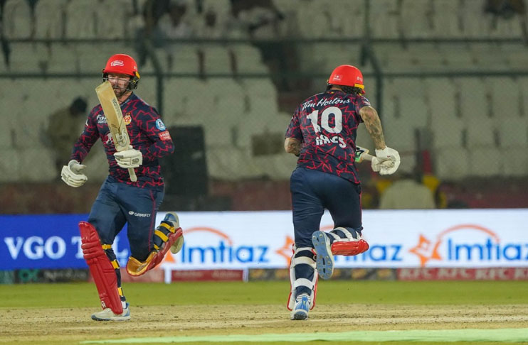 Islamabad United beat Karachi Kings by seven wickets in HBL PSL 9