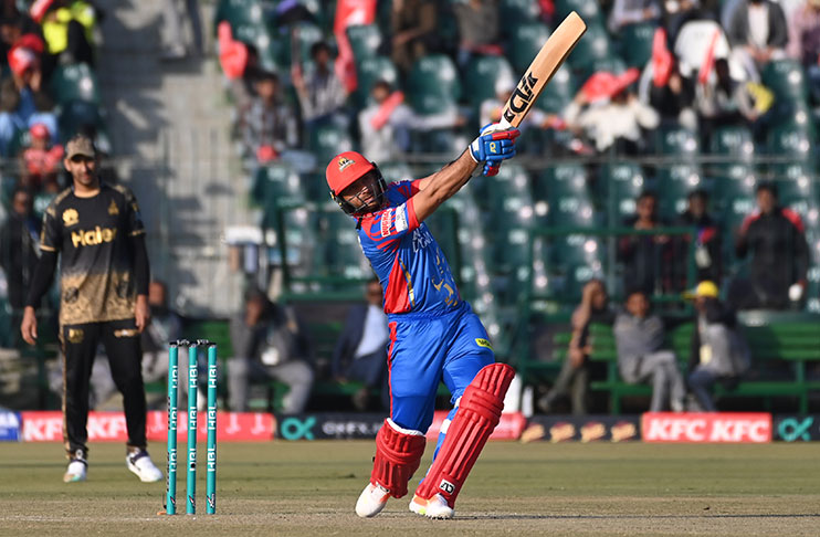 Kings’ Akhlaq aims to dominate Qalandars’ struggling bowling attack